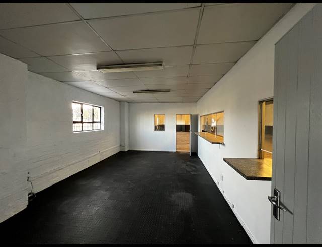 480M² WAREHOUSE TO LET IN PAROW INDUSTRIAL